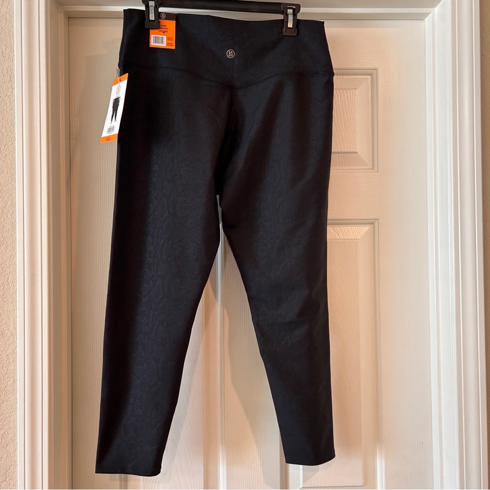 Sage Women's Black Patterned Leggings - Picture 4 of 6